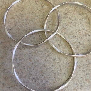 Elegant Silver Twisted Bangle Set
